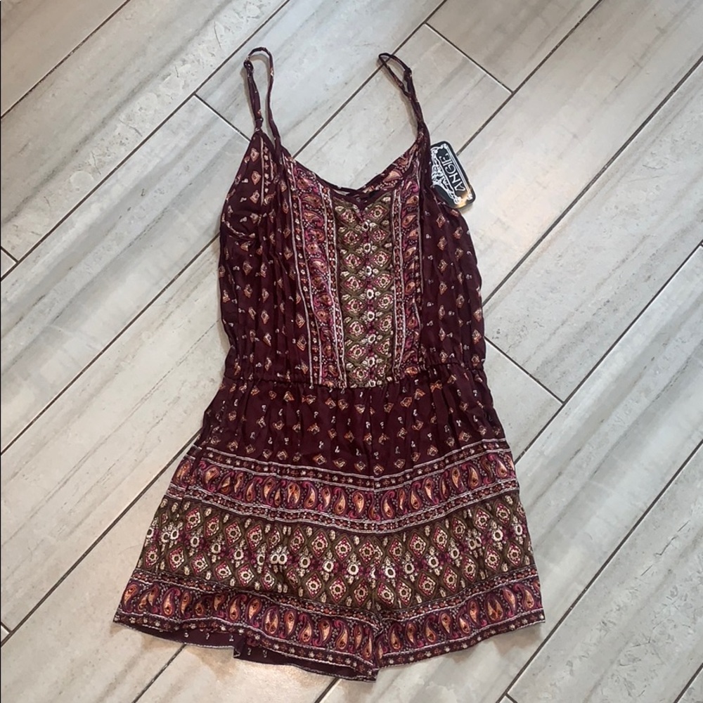 NWT BURGANDY PATTERNED ROMPER
